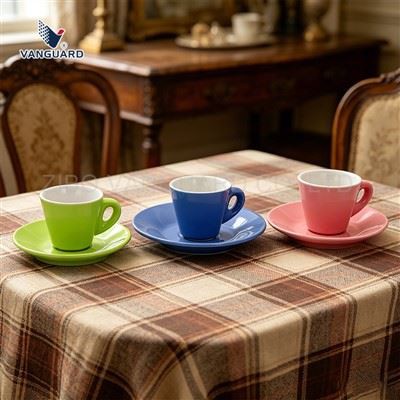 Keramische koffiekop en schotelset
